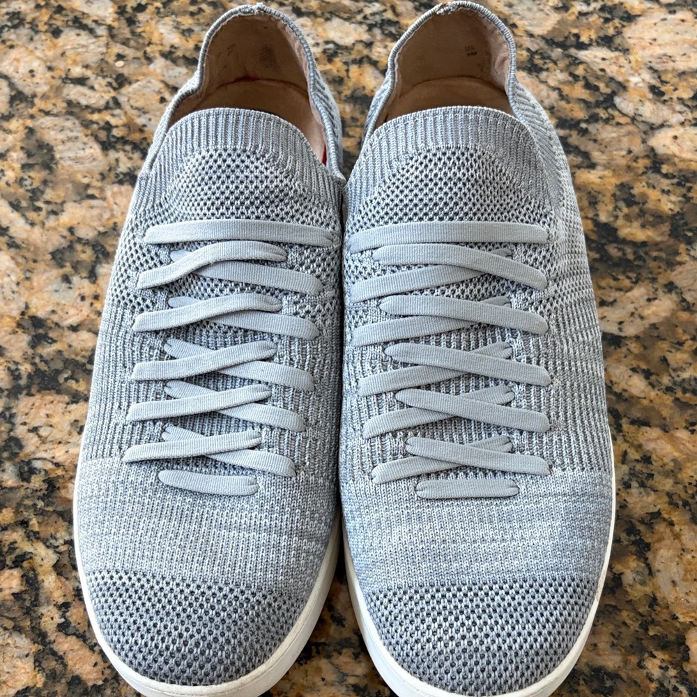 LIKE NEW! Life stride like new soft system size 8 Gray Knit womens Sneakers